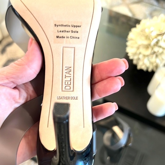 NWT,Deltan Tinsley Clear Vinyl Peep Toe Heels, New Tag on Botton/No Box, 9 - Picture 4 of 8